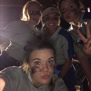 Meet your Posher, Elizabeth